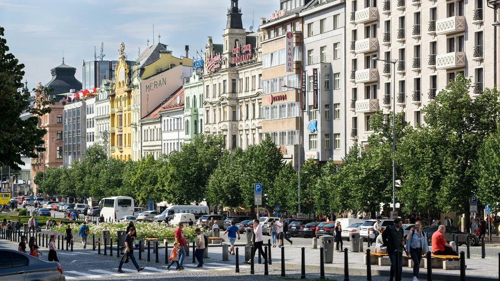 Black & White Apartment Prague By Wenceslas Square And Muzeum Exterior foto